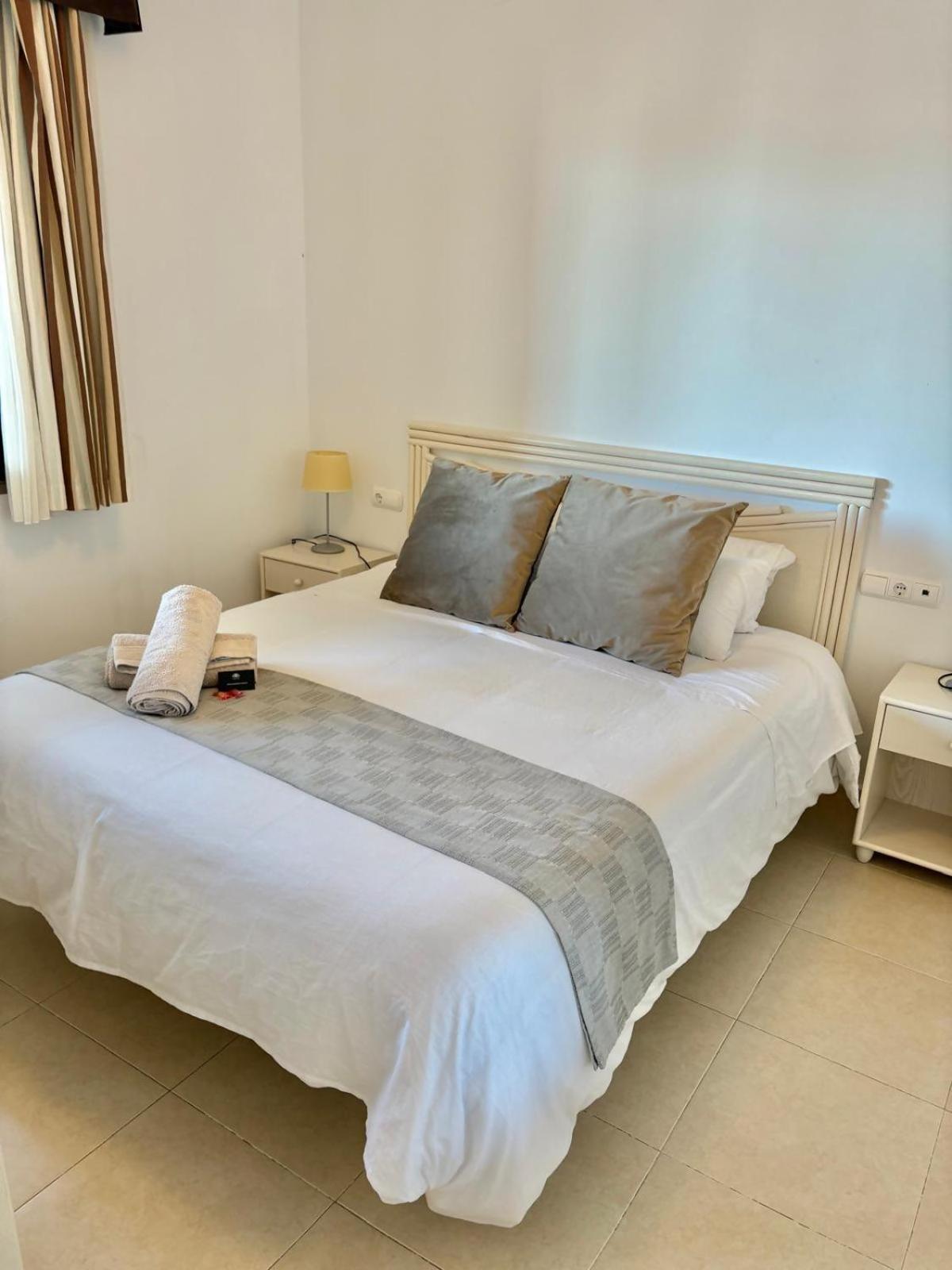 Apartment With Sea View Pool & Private Parking Κάλπε Εξωτερικό φωτογραφία